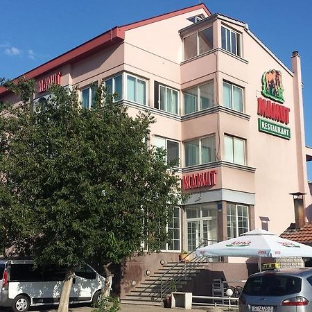 Guest House Mamut Kaštela Extérieur photo