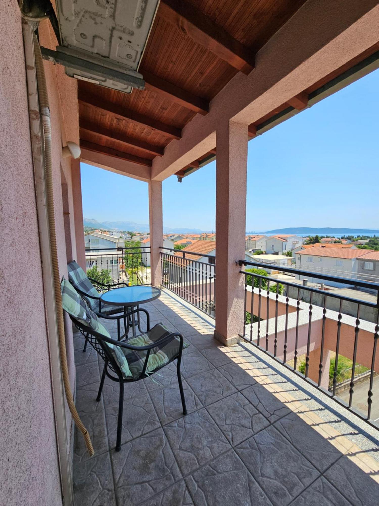 Guest House Mamut Kaštela Extérieur photo