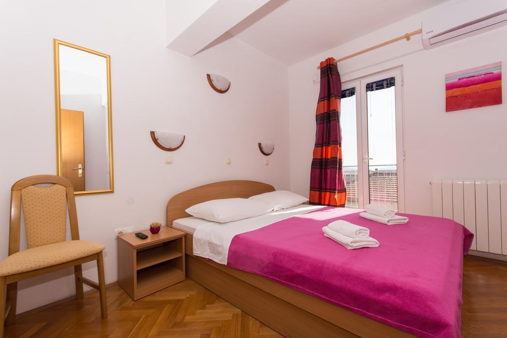 Guest House Mamut Kaštela Extérieur photo