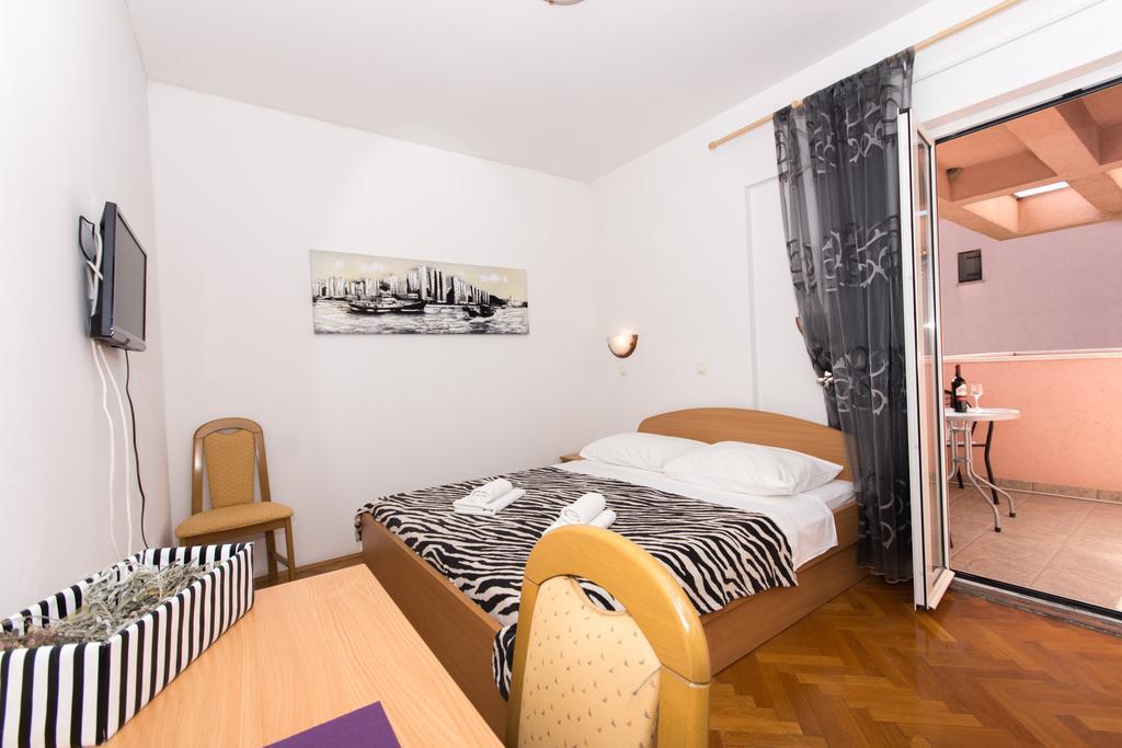 Guest House Mamut Kaštela Extérieur photo