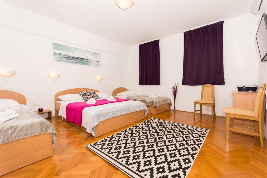 Guest House Mamut Kaštela Extérieur photo