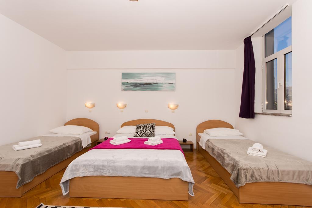 Guest House Mamut Kaštela Extérieur photo