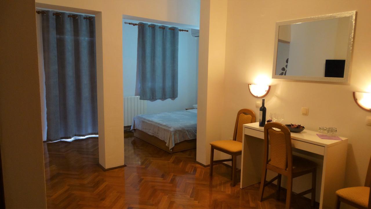Guest House Mamut Kaštela Extérieur photo