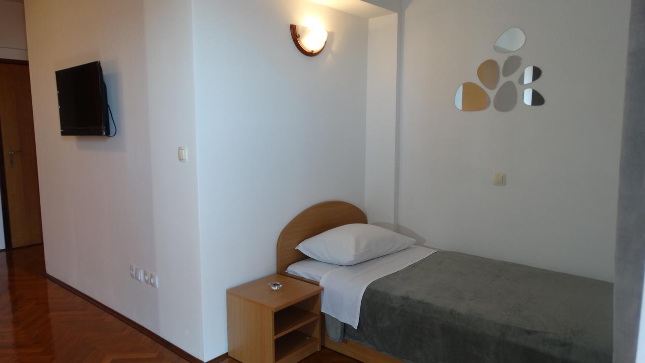 Guest House Mamut Kaštela Extérieur photo