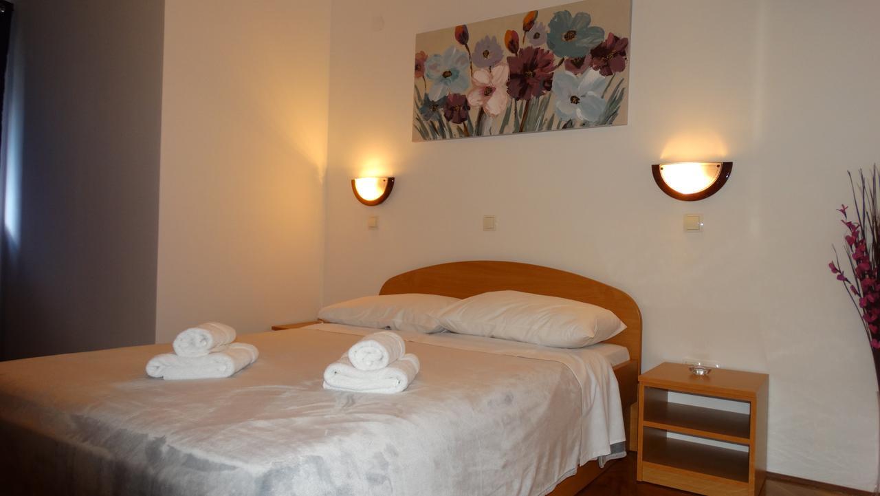 Guest House Mamut Kaštela Extérieur photo